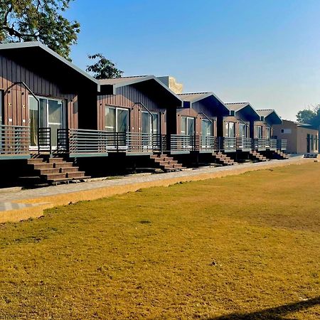 Vrindavan Greens Resort Udaipur Exterior foto